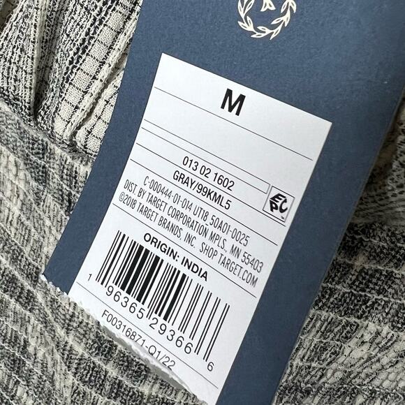 Universal Thread Milkmaid Top Medium Puff Sleeve Gray Woven Smocked Plaid New - Picture 11 of 11